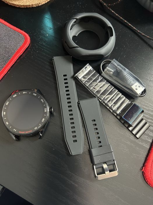 Smartwatch cu casti incorporate, autonomie mare, notificari aplicatii