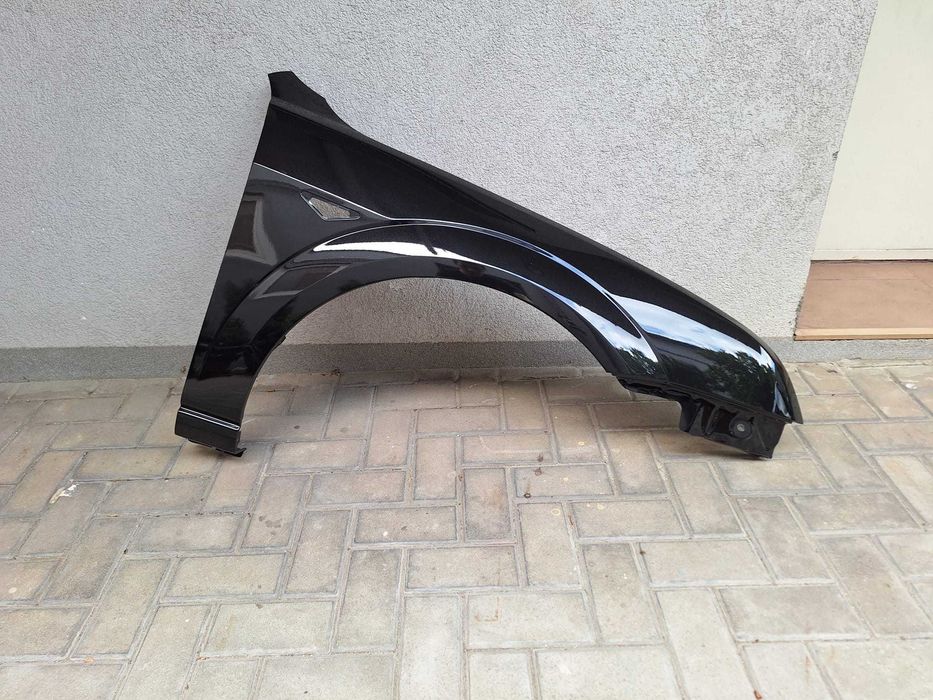 Aripa Fata Dreapta Ford Mondeo 2000-2007 Vopsita Negru