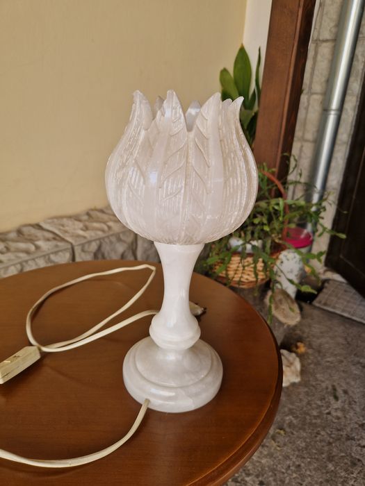 Красива антикварна френска настолна мраморна лампа