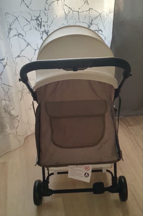 Коляка прогулочная