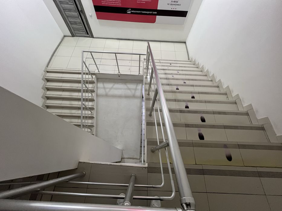 Аренда под офис С МЕБЕЛЬЮ! 28 м2 ЛАБЗАК! 400$, 3 этаж, Вдоль Дороги!