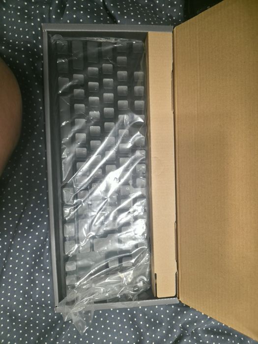 Logitech keyboard  TKL Se 75%( в гаранция)