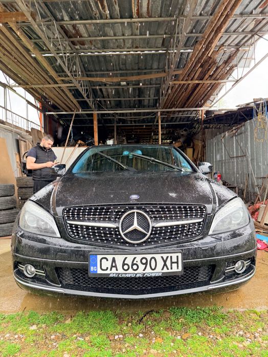 Продавам предна, задна броня и прагове за mercedes w204
