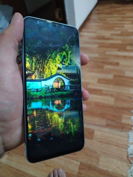 HONOR X8a xolati zo'r ideal ofisda turgan tel ko'p ishlatilmagan