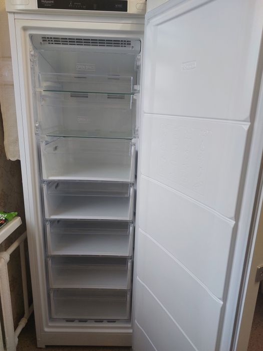 Продам морозильник Hotpoint ARISTON в отличном состоянии,