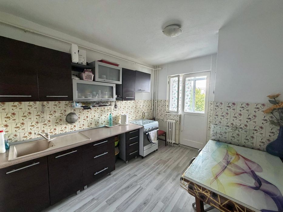 Vanzare - Apartament 3 camere - zona Bld Republicii