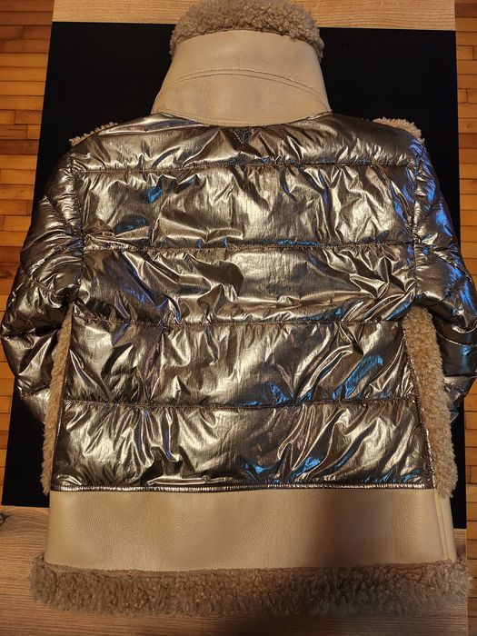 Яке на марката  GUESS