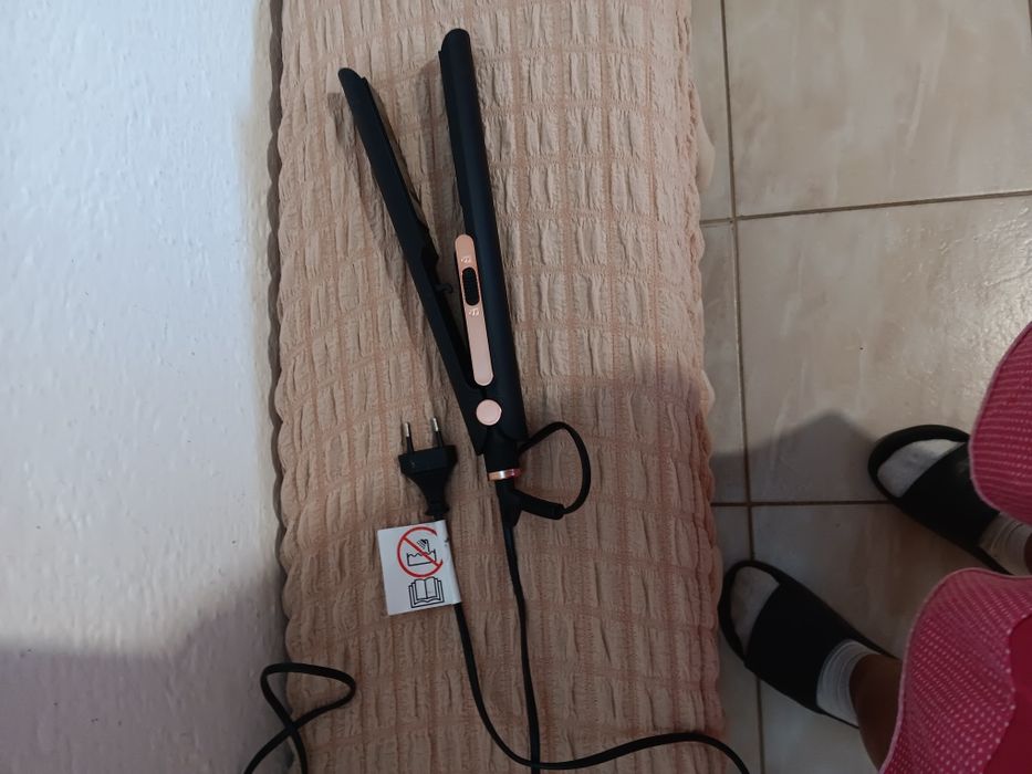 Placa de întins parul Elle
