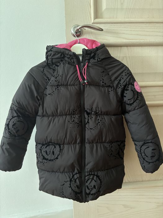Продам куртку на девочку