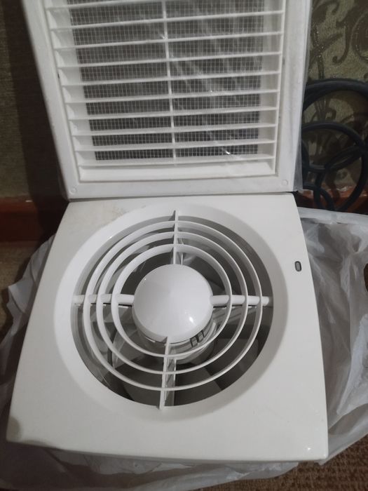 Продам вытяжной вентилятор