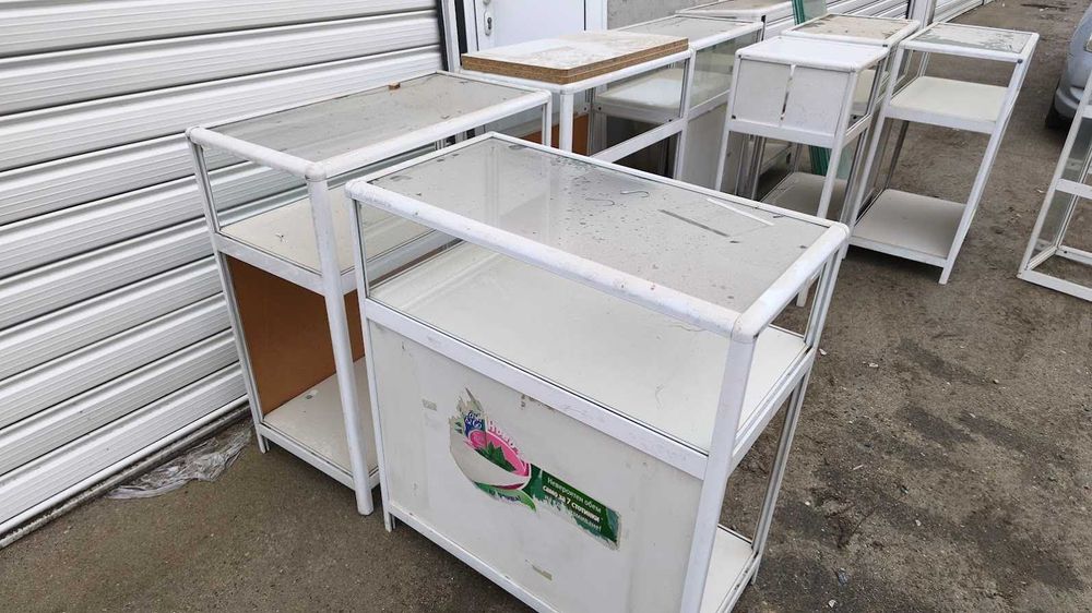 Търговско обзавеждане стилажи щендери и маси