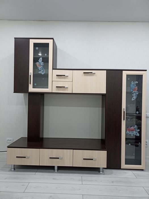 Продам стенку в зал