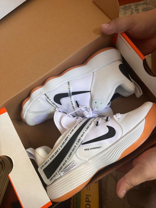 Кроссовки nike hyperset