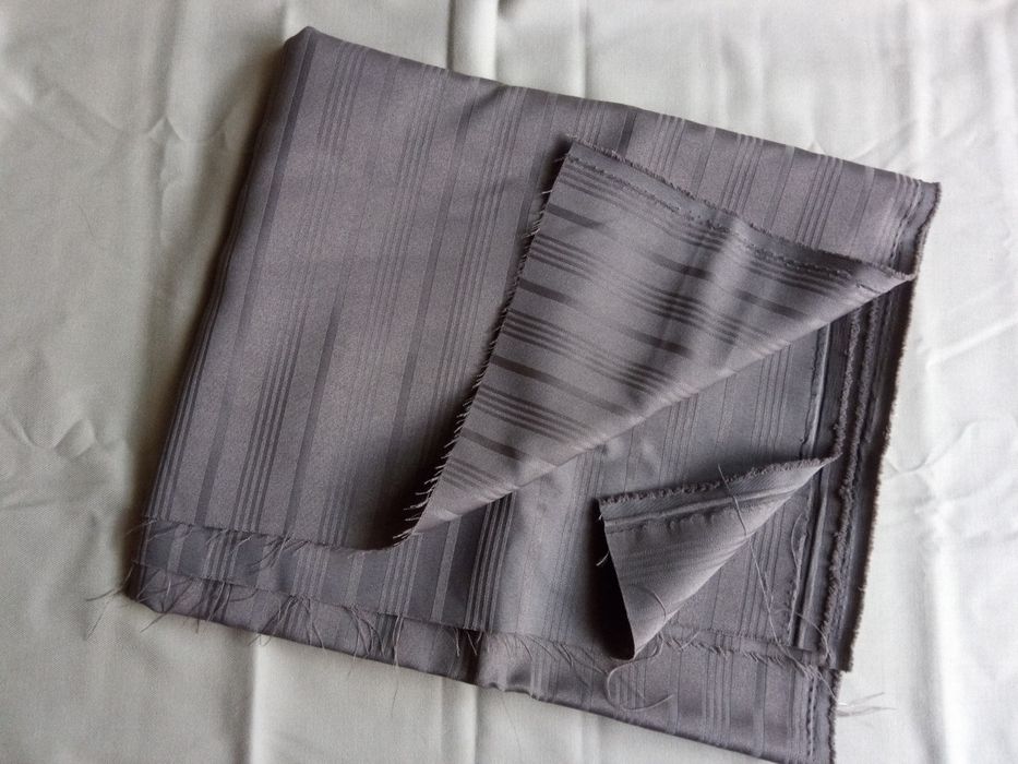 Парче кафяв плат от социализма