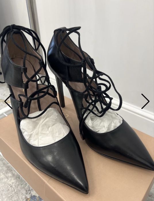 Туфли кожаные с завязками