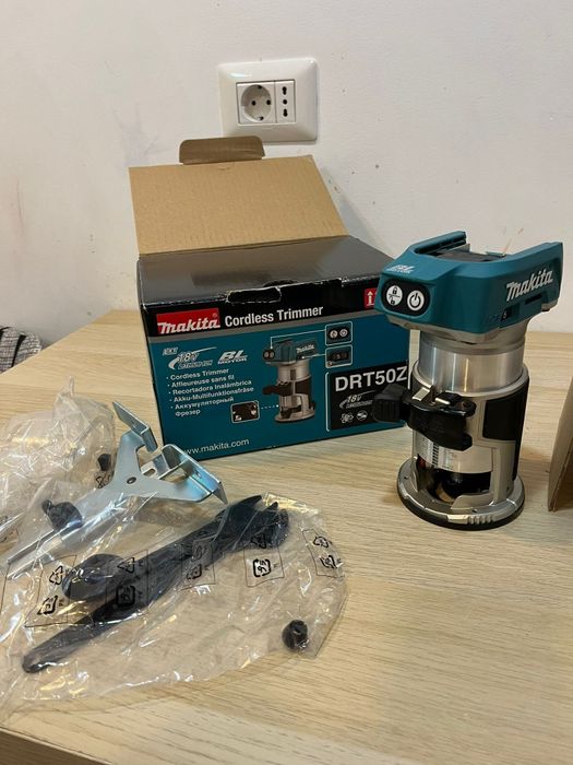 Mașina de frezat Freza Makita DRT50 Brushless NOUA pistol silicon Makita DCG 180 ca nou made in Japan acumulatori Makita 18V originali NOI