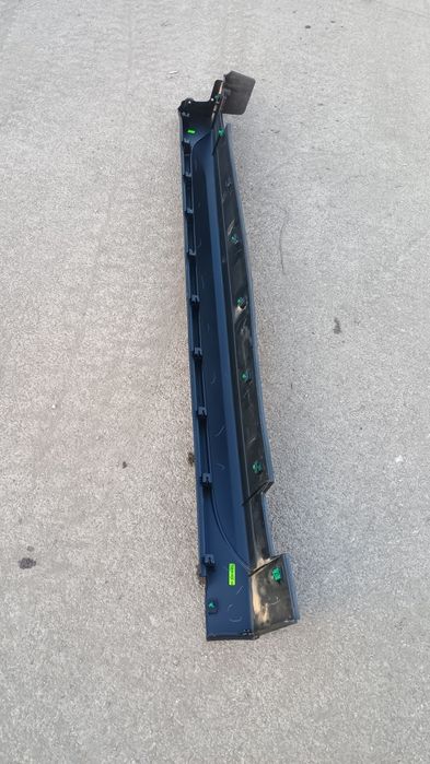 Оригинална дясна странична лайстна за Hyundai Tucson 87752-D7000BK