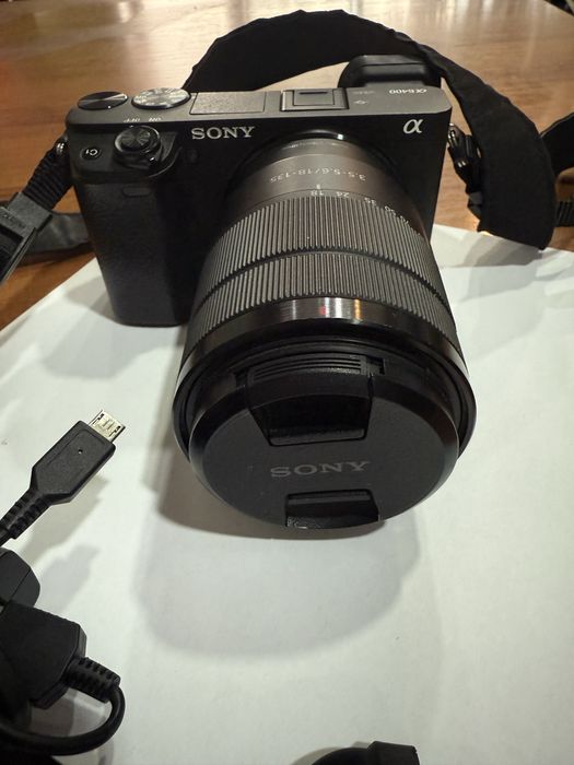 Фотоапарат Sony a6400 с обектив