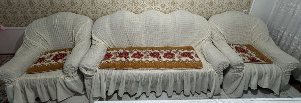 Диван в хорошем состоянии