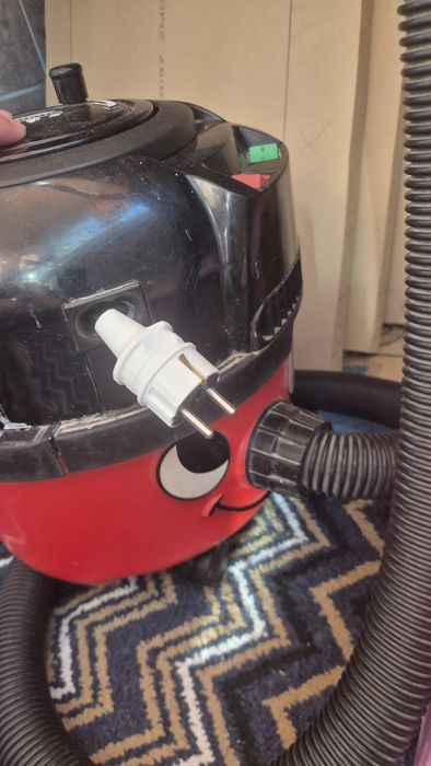 Vand aspirator Henry HVR200 stare buna