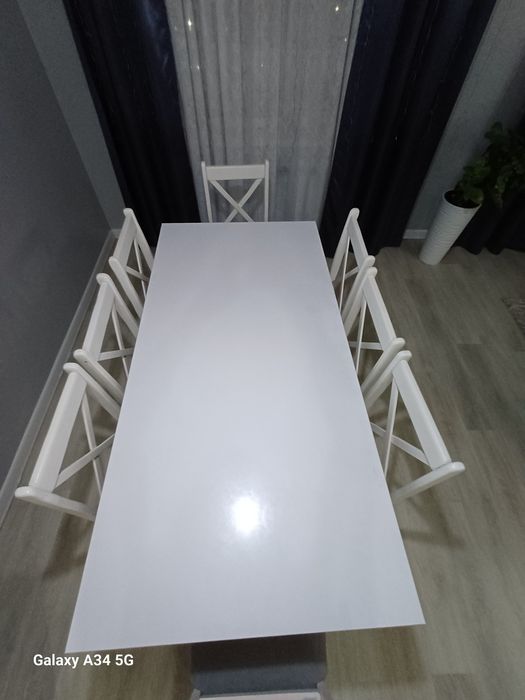 Кухонный стол и стулья