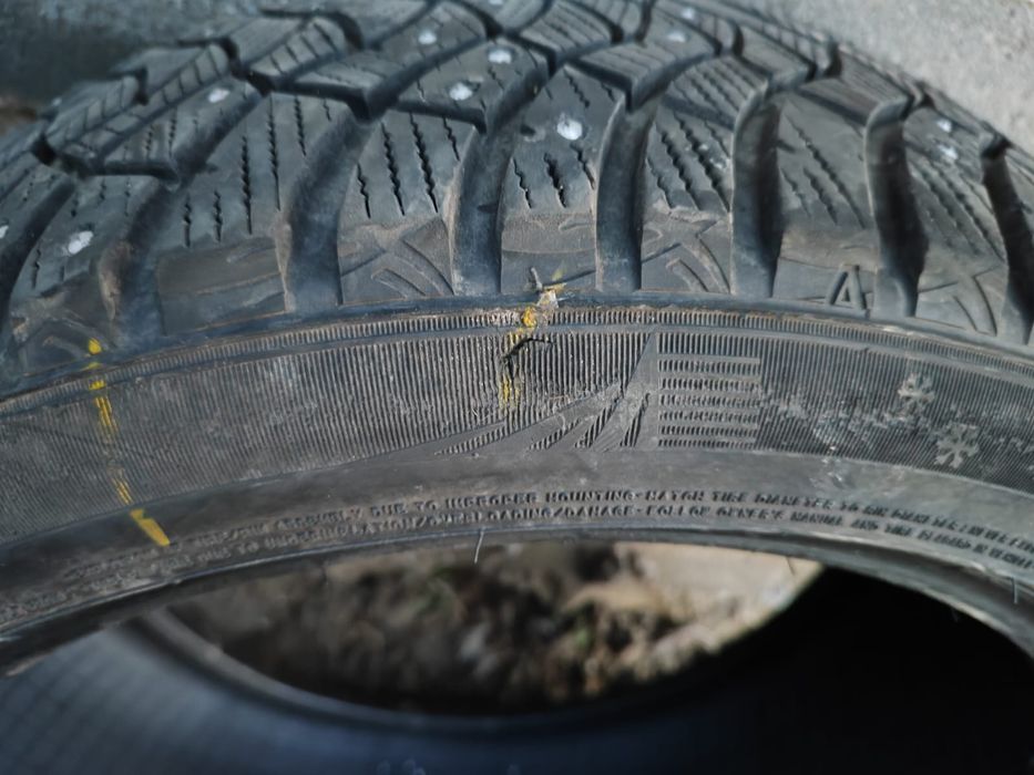 Шины зимние . Продам шины