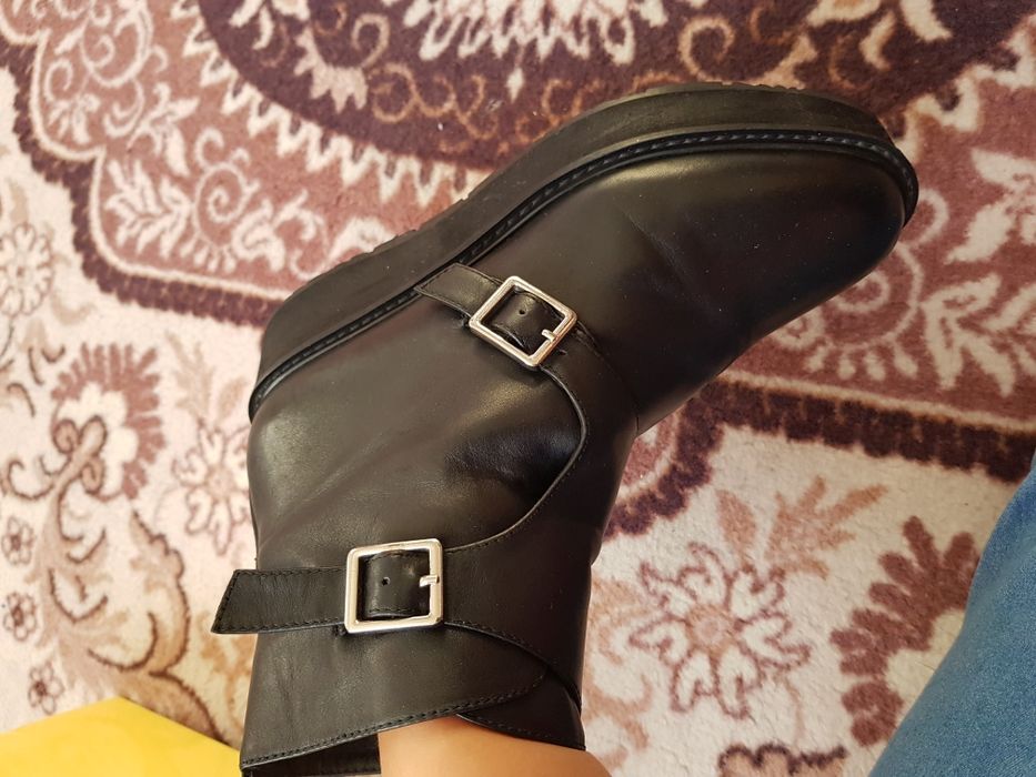 Продам зимние ботинки