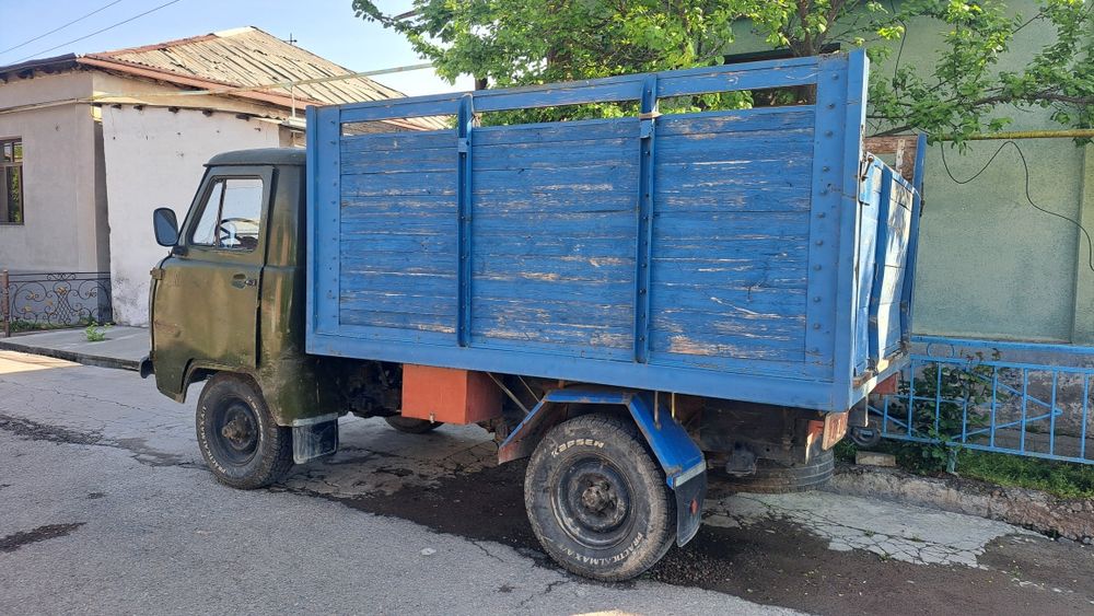 Uaz sotiladi 1982 yil naxadu