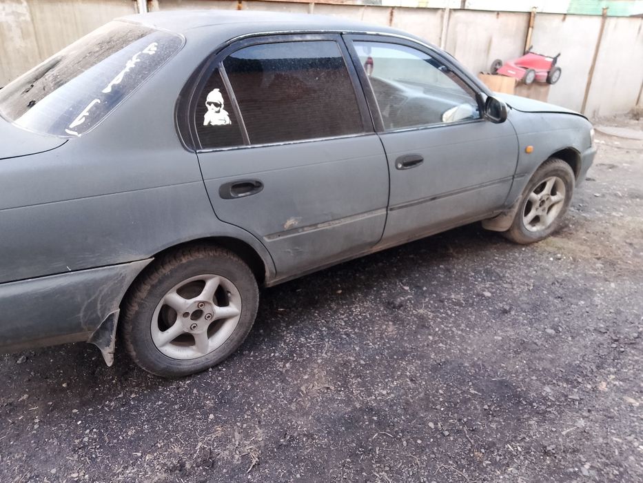 Продам Тойоту короллу