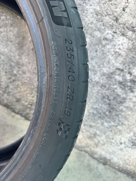Michelin PilotSport 235/40/19