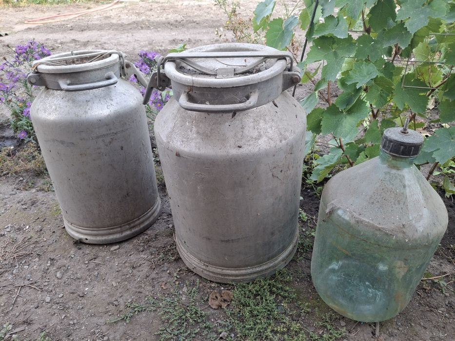 Фляги   ,и стеклянный бутыль