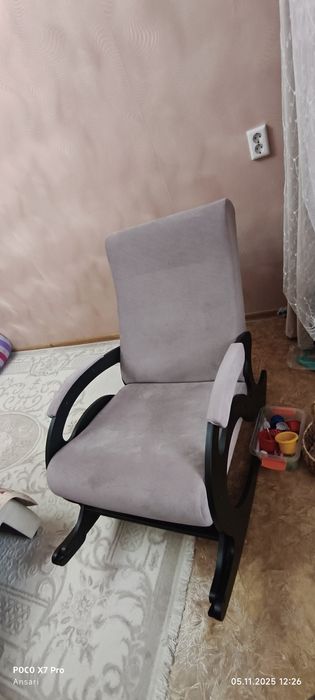 Кресло качалка новая