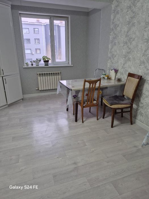 Продам квартиру 3 комн Батыс 2