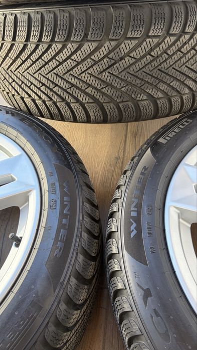Jante Audi R17 Pirelli 2024 Roti iarnă Audi 225 50 R17 Dot 2024 Anvelope Pirelii 225 50 R17 Cauciucuri Pirelli 225 50 R17 Gume Pirelii 225 50 R17