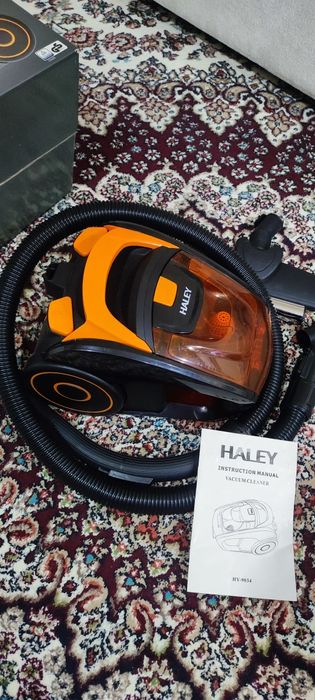 Пылесос безмешковой HALEY