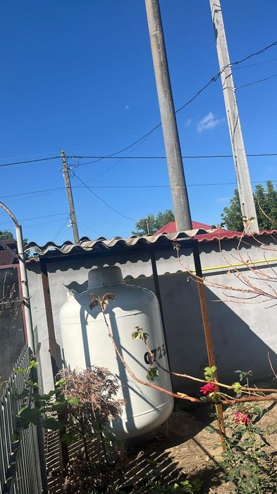 Casa de vânzare cu teren