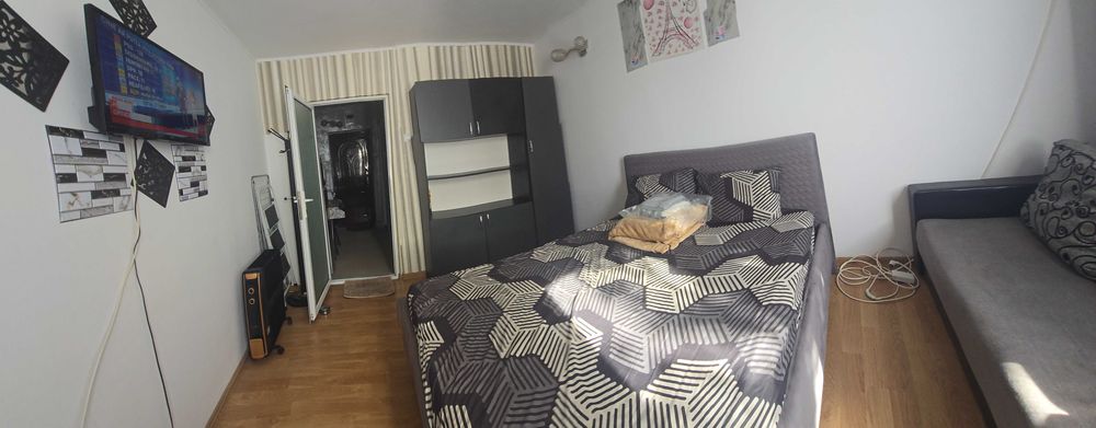 Proprietar vand  Garsoniera zona centrala Tribunal,etaj 1, renovata, Pret avantajos 42000 euro .