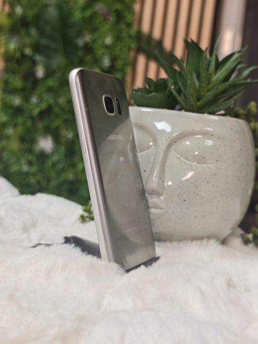 Samsung Galaxy S7 Black și Silver
