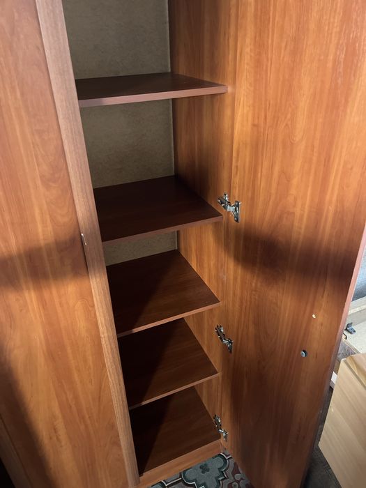 Деревянный Шкаф 1.80