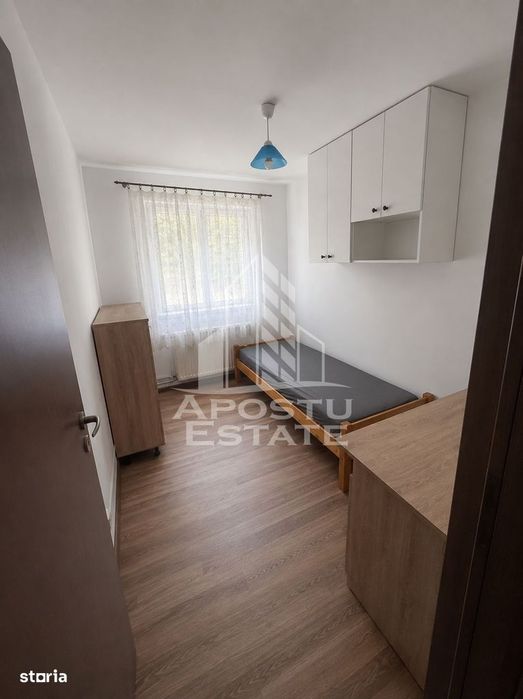 Apartament de vanzare cu 3 camere, 46 mp, zona Sagului