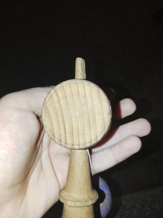 Vând kendama Krom Pop