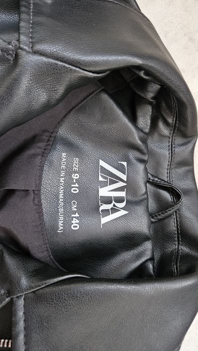 Zara geaca imitatie piele 9-10 ani