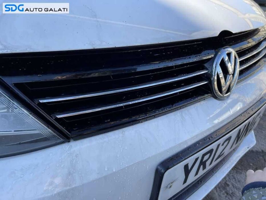 Grila cu Emblema Spoiler Bara Fata VW Jetta 4 2011 - 2014