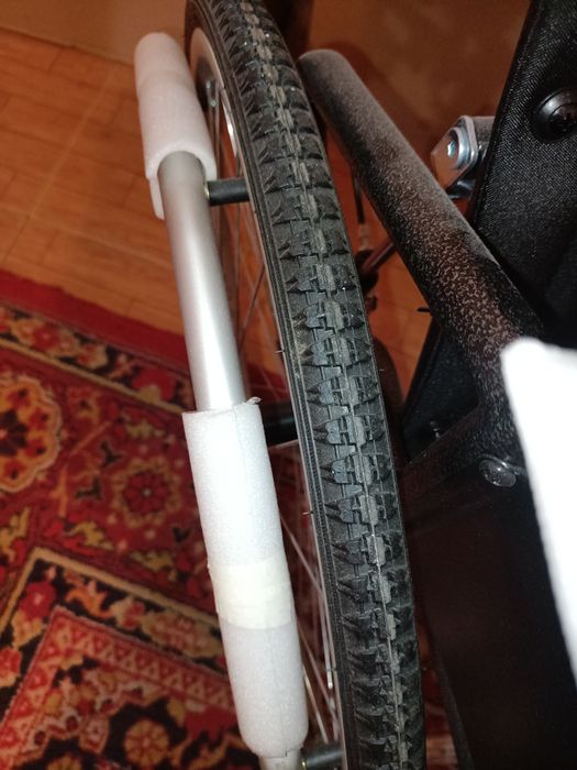 Продам инвалидную коляску