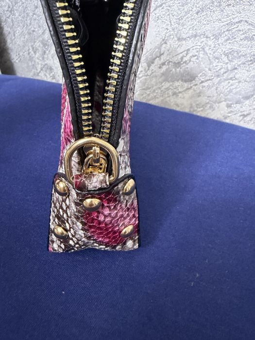 Платок FENDI оригиналь,сумочка .