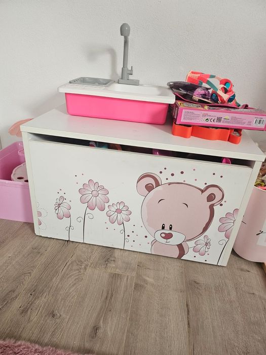 Dulap si lada de jucarii