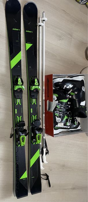 Ски, обувки и щеки