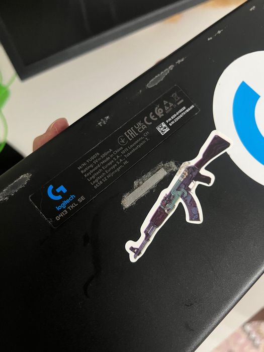 Клавиатура и наушники