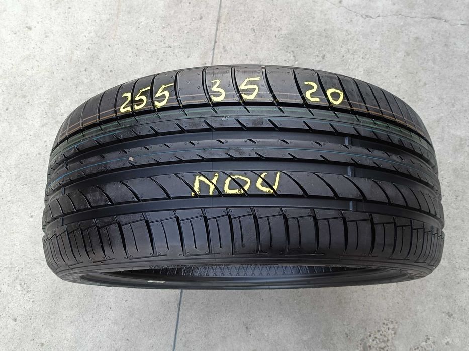 O anvelopa noua de vara 255 35 20 dunlop