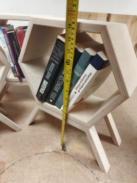 Библиотека,етежерка,маса ,нощно шкафче